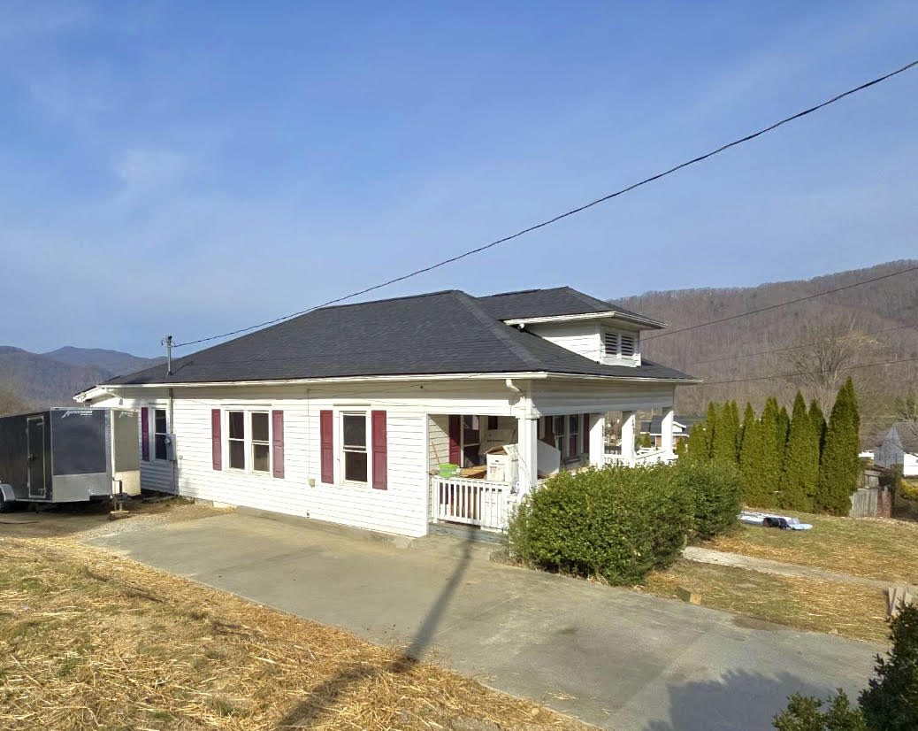 Enhance Your Property Value: Roof Replacement in Erwin, Tennessee Thumbnail