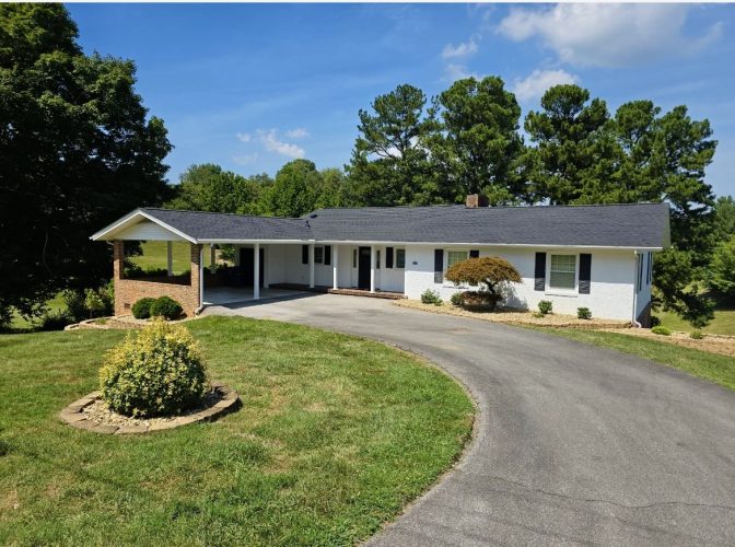 Wrap up Effectively a Roof Replacement in Kingsport, TN